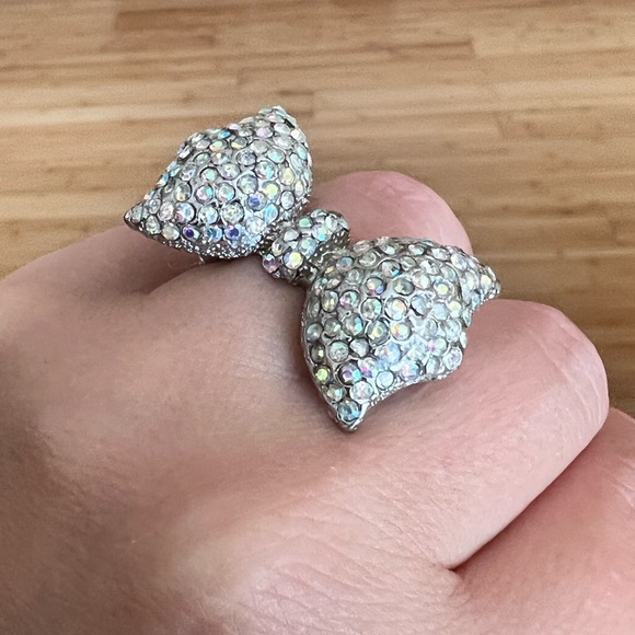 Vintage Sparkly Bowtie Ring - Picture 7 of 7